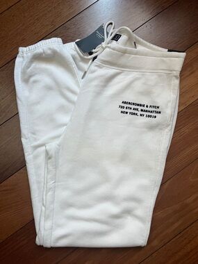 NWT Abercrombie Classic Banded Sweatpants